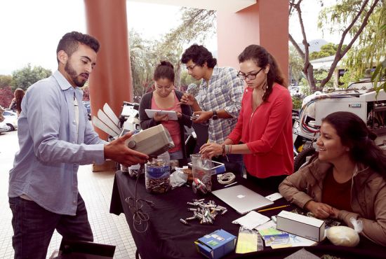 La amenaza silenciosa que guardamos en casa: el desafío urgente de reciclar nuestros dispositivos electrónicos